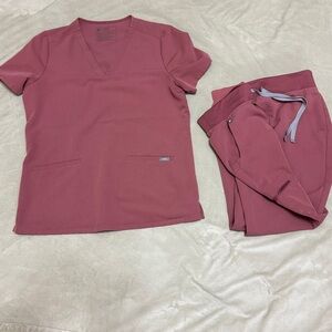 Figs Women's Scrub Set in Mauve. Size medium
